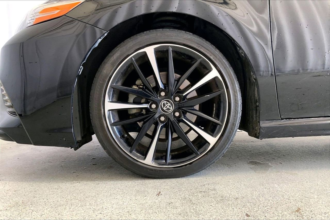 Used 2020 Toyota Camry XSE image 6