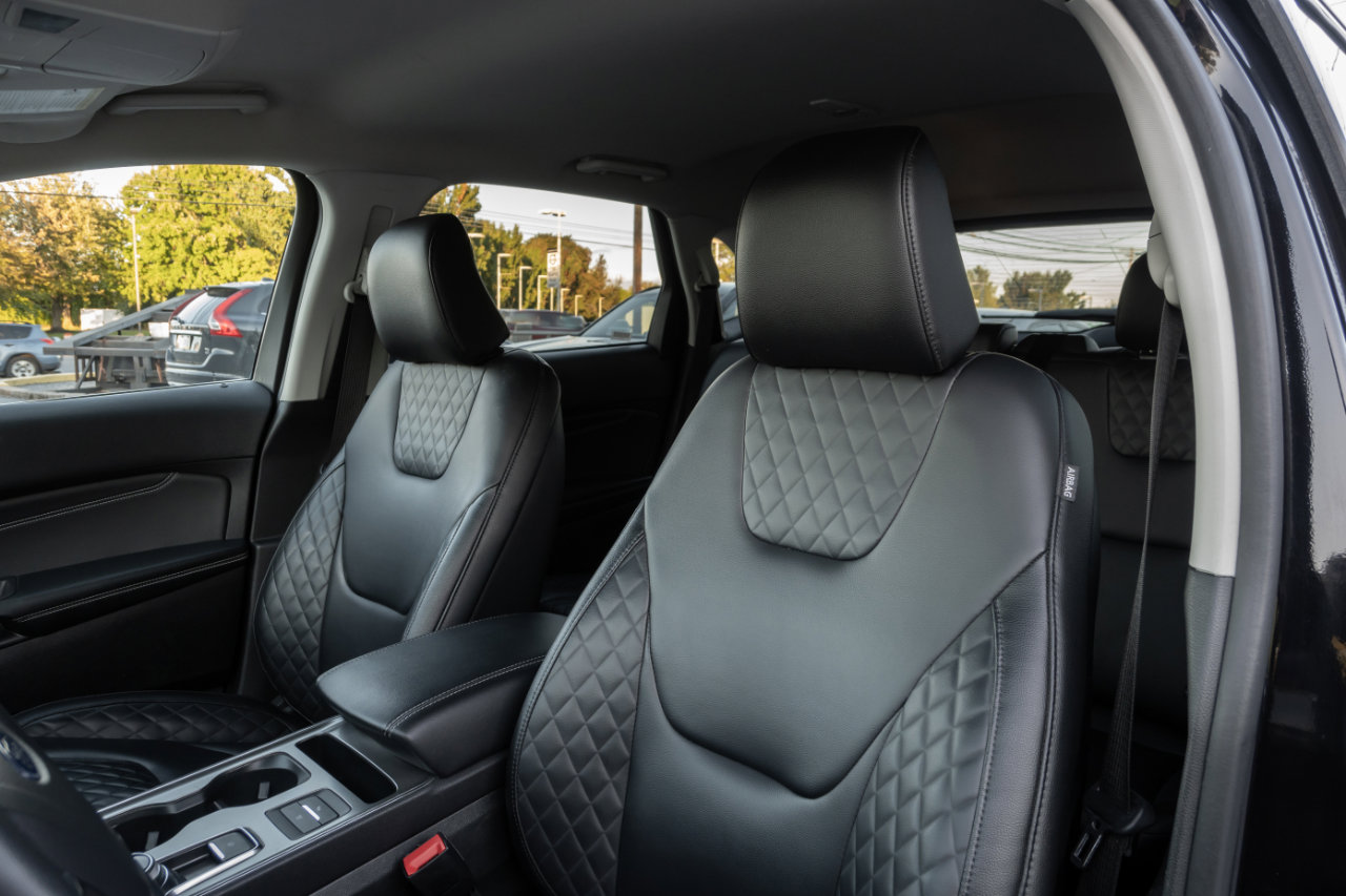 Used 2024 Ford Edge Titanium image 16