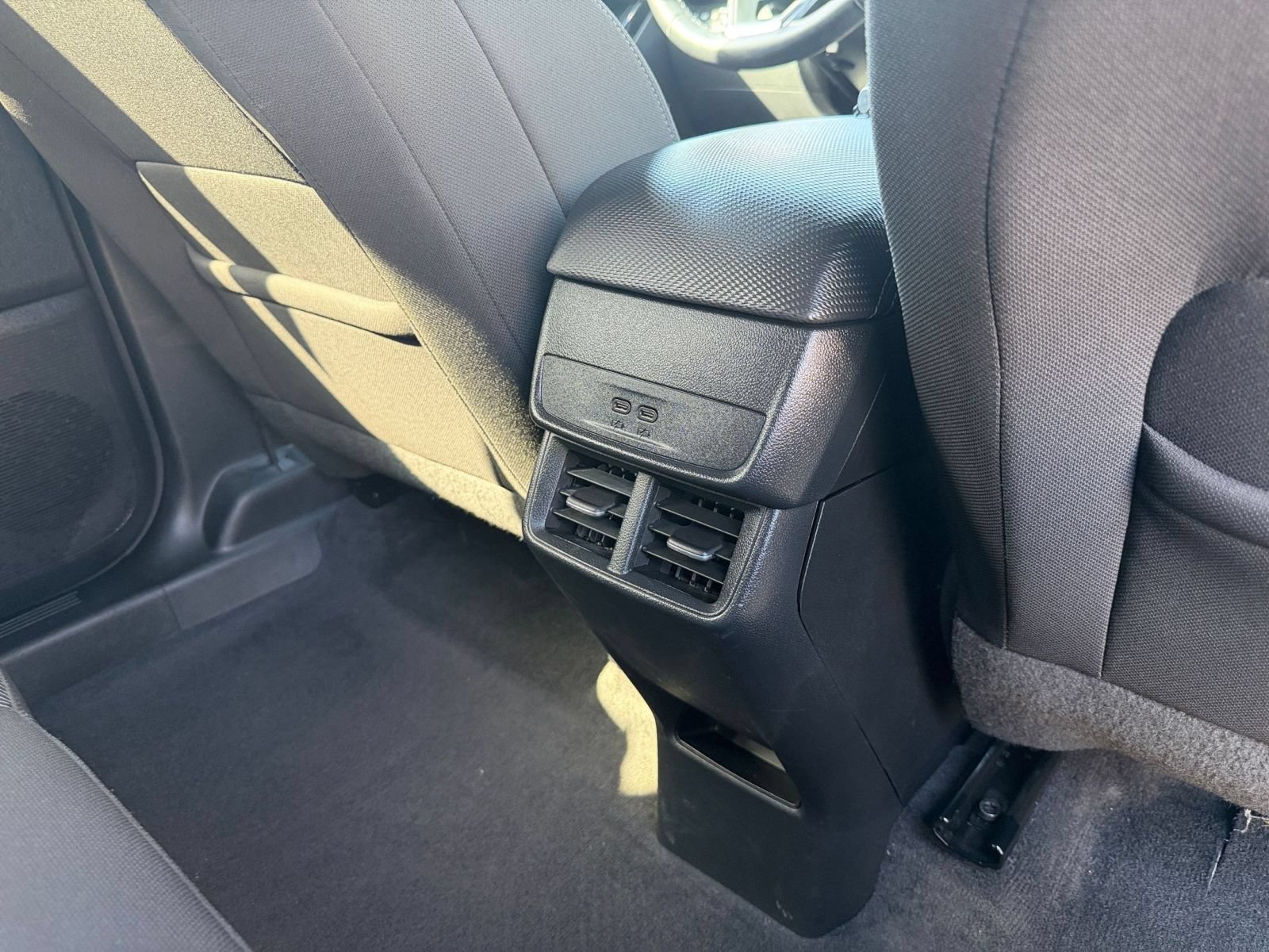 Used 2025 Chevrolet Equinox LT AWD/4WD image 23