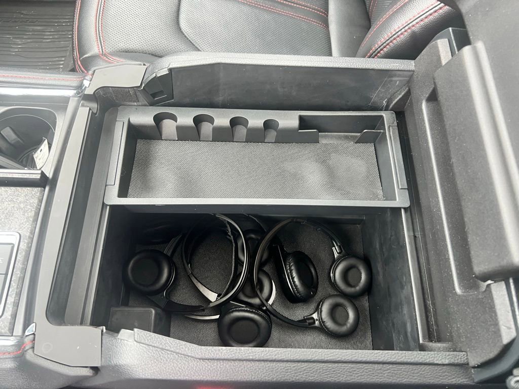 Used 2022 Ford Expedition Max Limited image 18