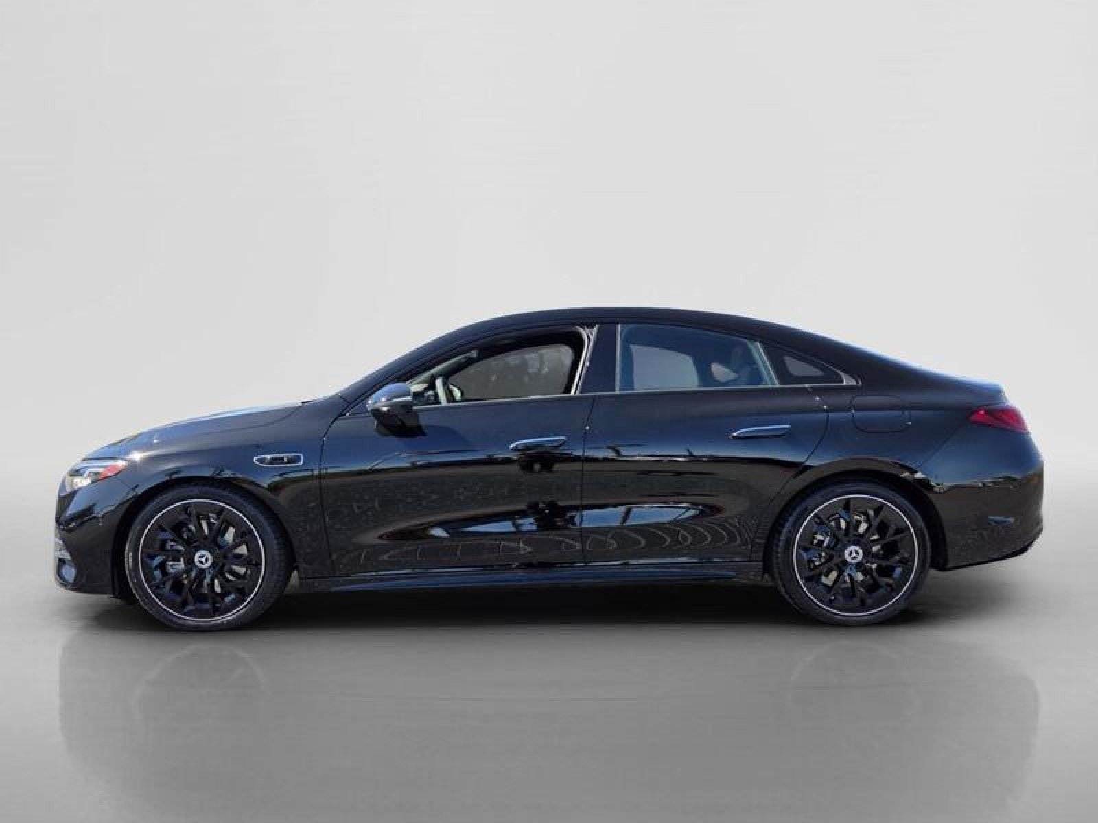 New 2027 Mercedes-Benz CLA 220 image 2
