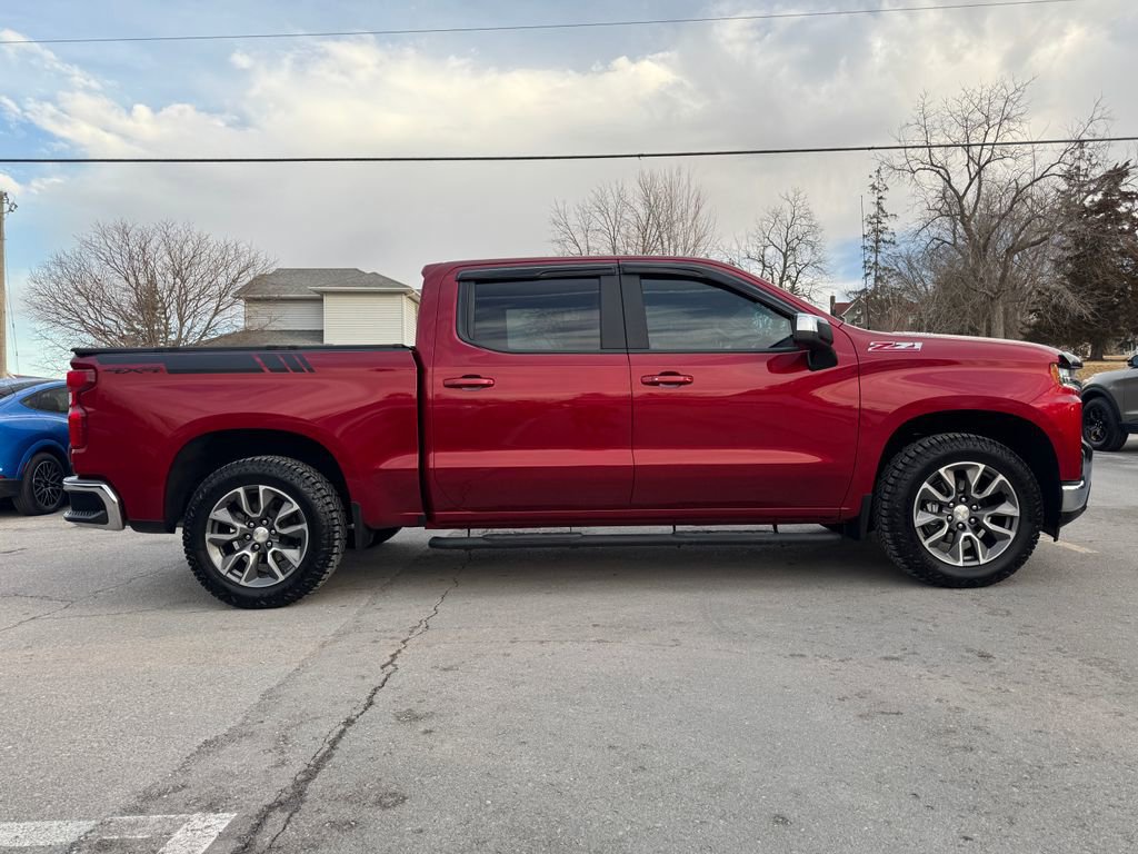 Used 2022 Chevrolet Silverado 1500 LT image 4