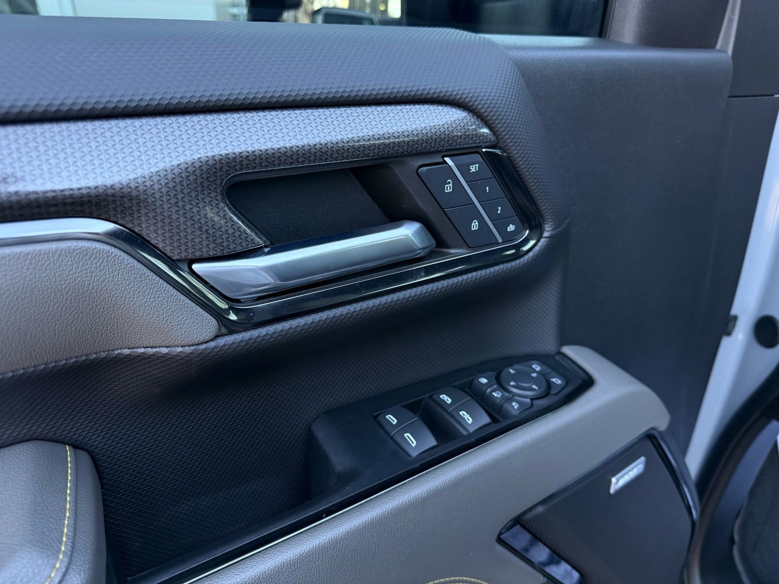 Used 2024 Chevrolet Silverado 2500 ZR2 w/ Technology Package image 44