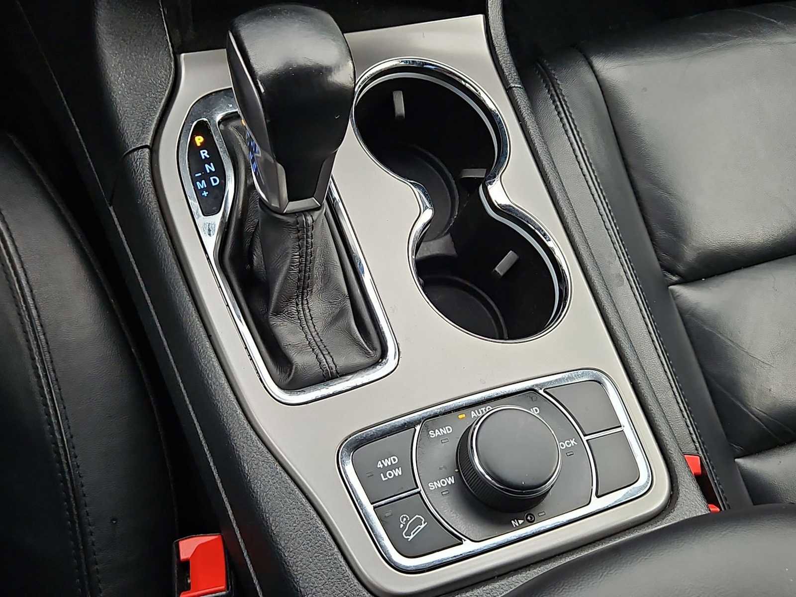 Used 2022 Jeep Grand Cherokee Limited image 32