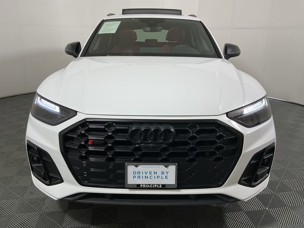 Used 2024 Audi SQ5 Premium Plus w/ Premium Plus Package image 3