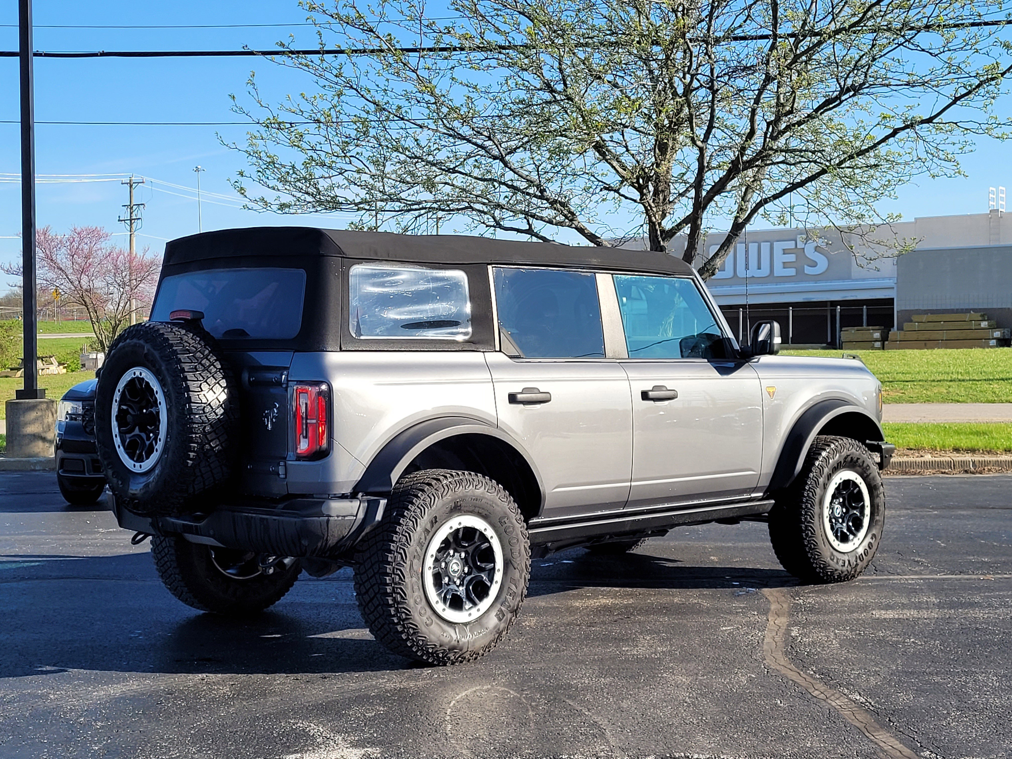 Used 2022 Ford Bronco Badlands w/ Sasquatch Package image 4