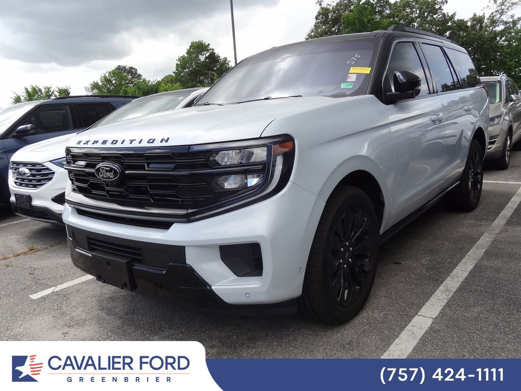 Used 2025 Ford Expedition Platinum w/ Stealth Appearance Package AWD/4WD image 3