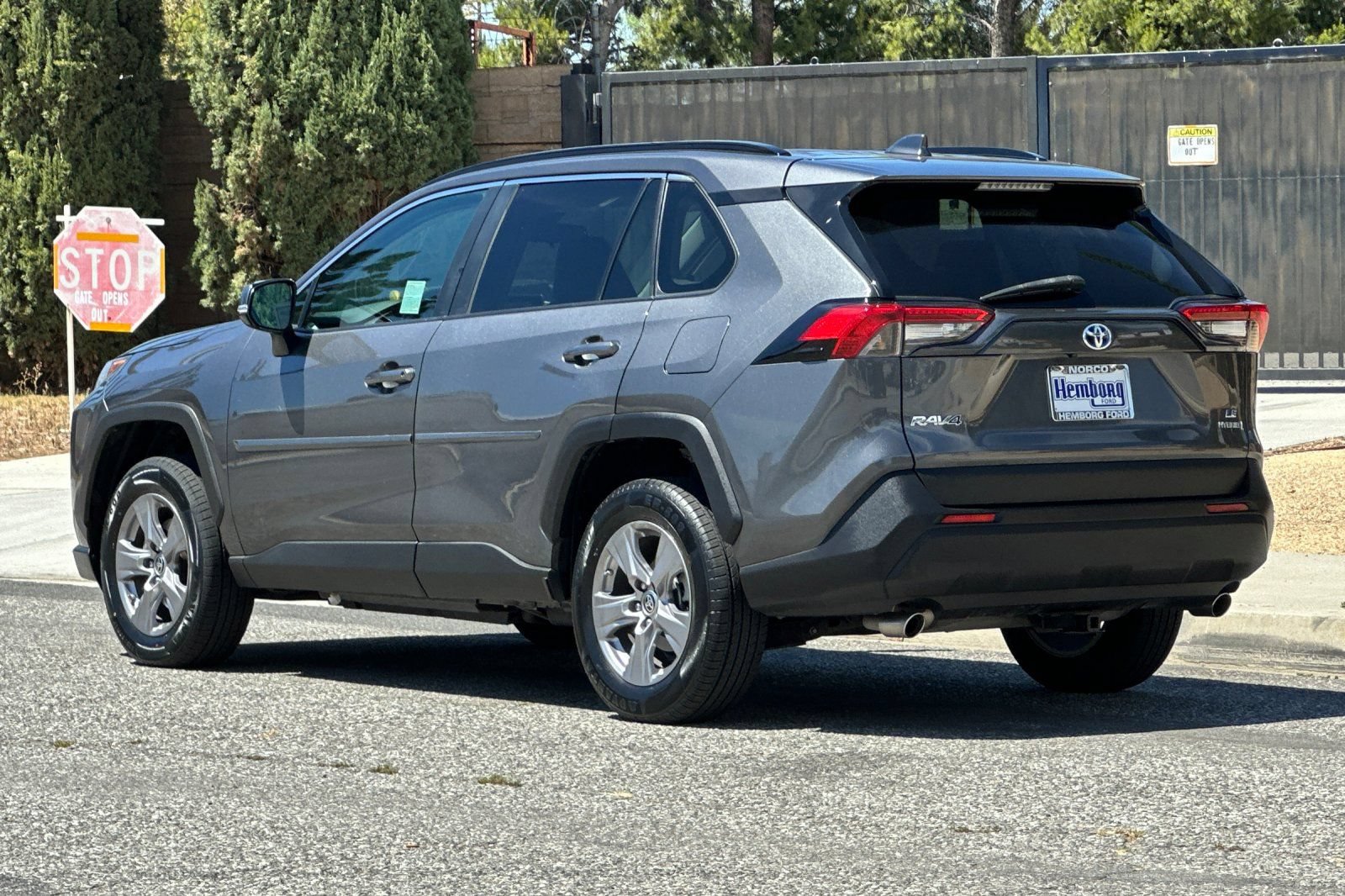 Used 2023 Toyota RAV4 LE AWD/4WD image 6