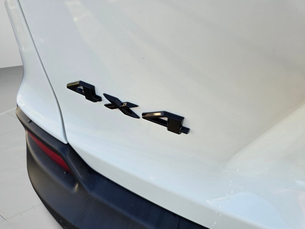 Used 2019 Jeep Cherokee Latitude Plus AWD/4WD image 29