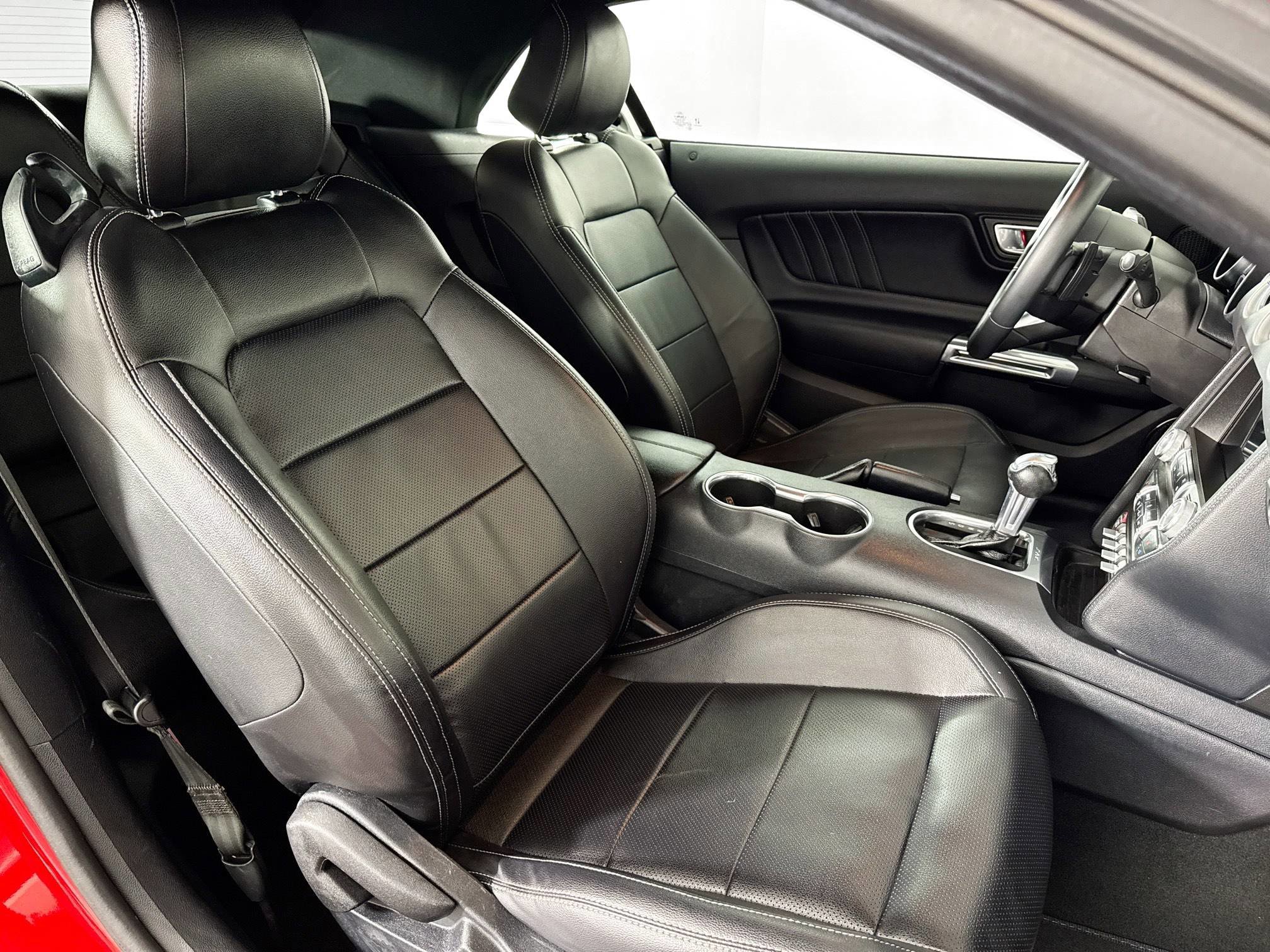 Used 2021 Ford Mustang Premium image 34