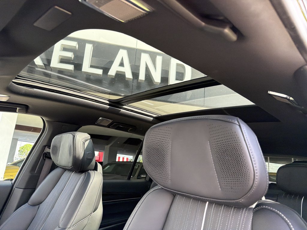 Certified 2026 Cadillac Vistiq Luxury AWD/4WD image 26