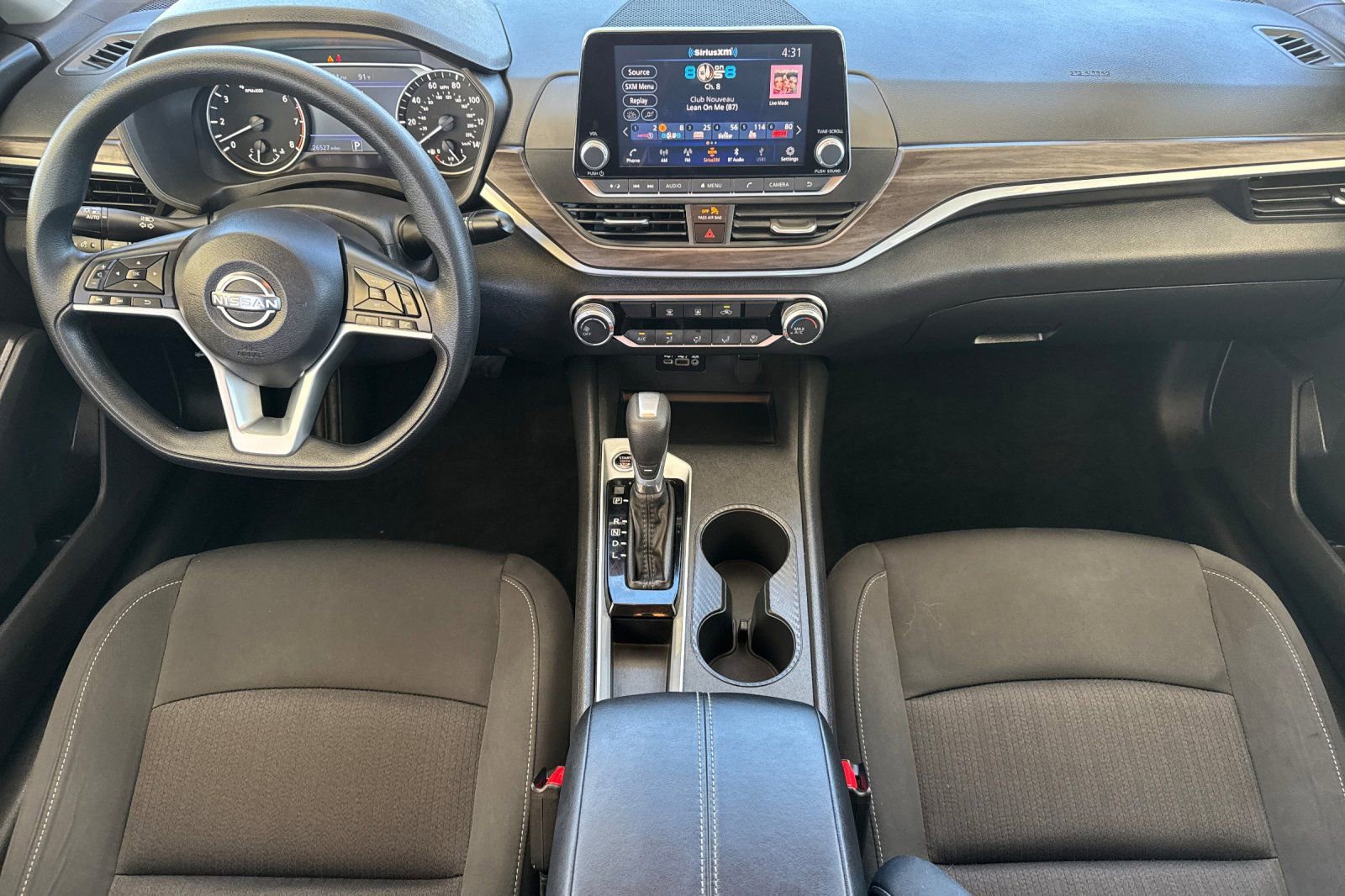 Used 2025 Nissan Altima 2.5 SV FWD image 13