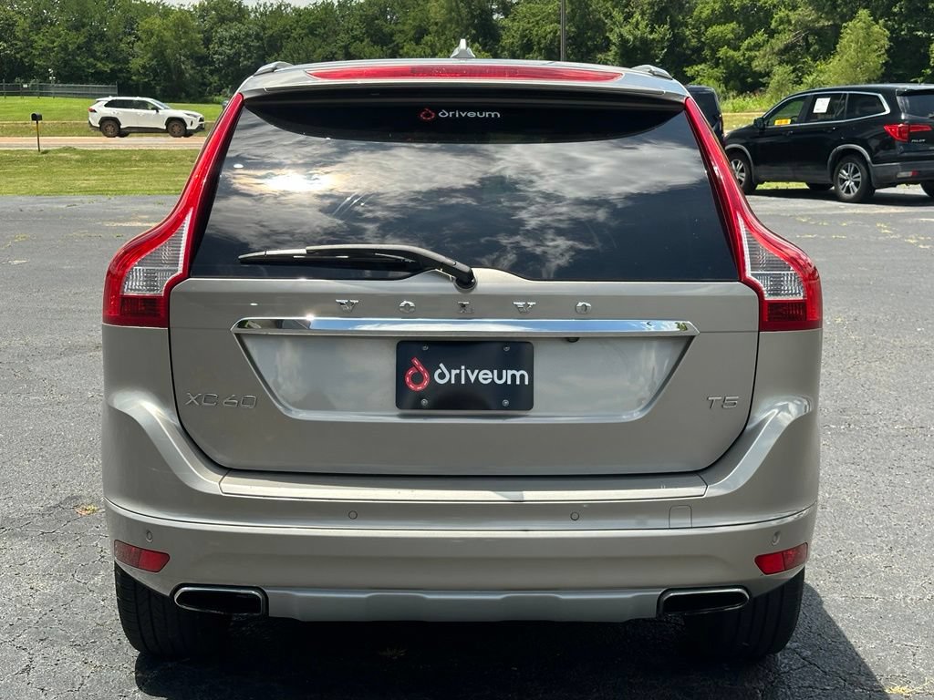 Used 2016 Volvo XC60 T5 Premier w/ Inscription Package FWD image 5