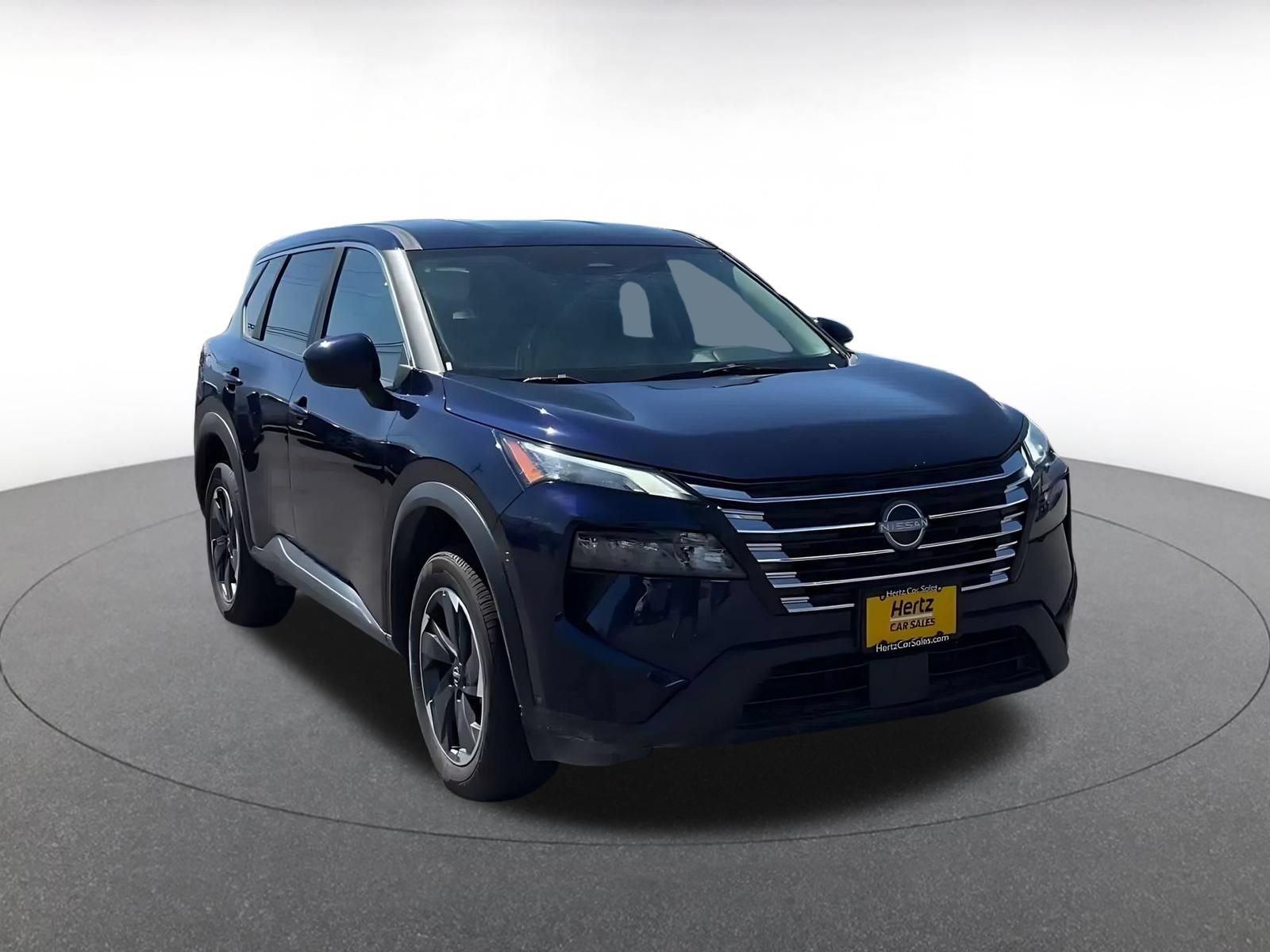 Used 2025 Nissan Rogue SV AWD/4WD image 3