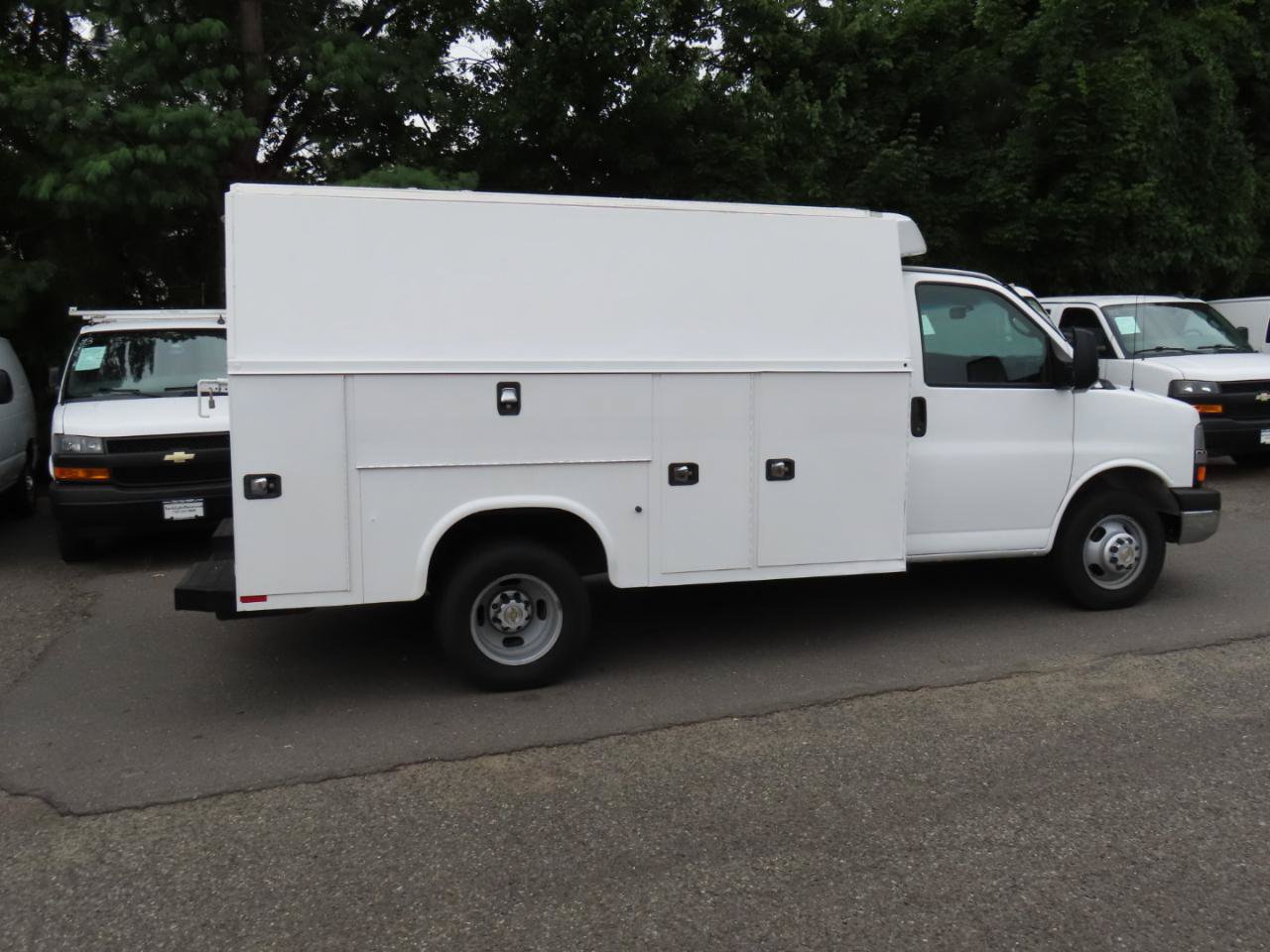 Used 2015 Chevrolet Express 3500 RWD image 8