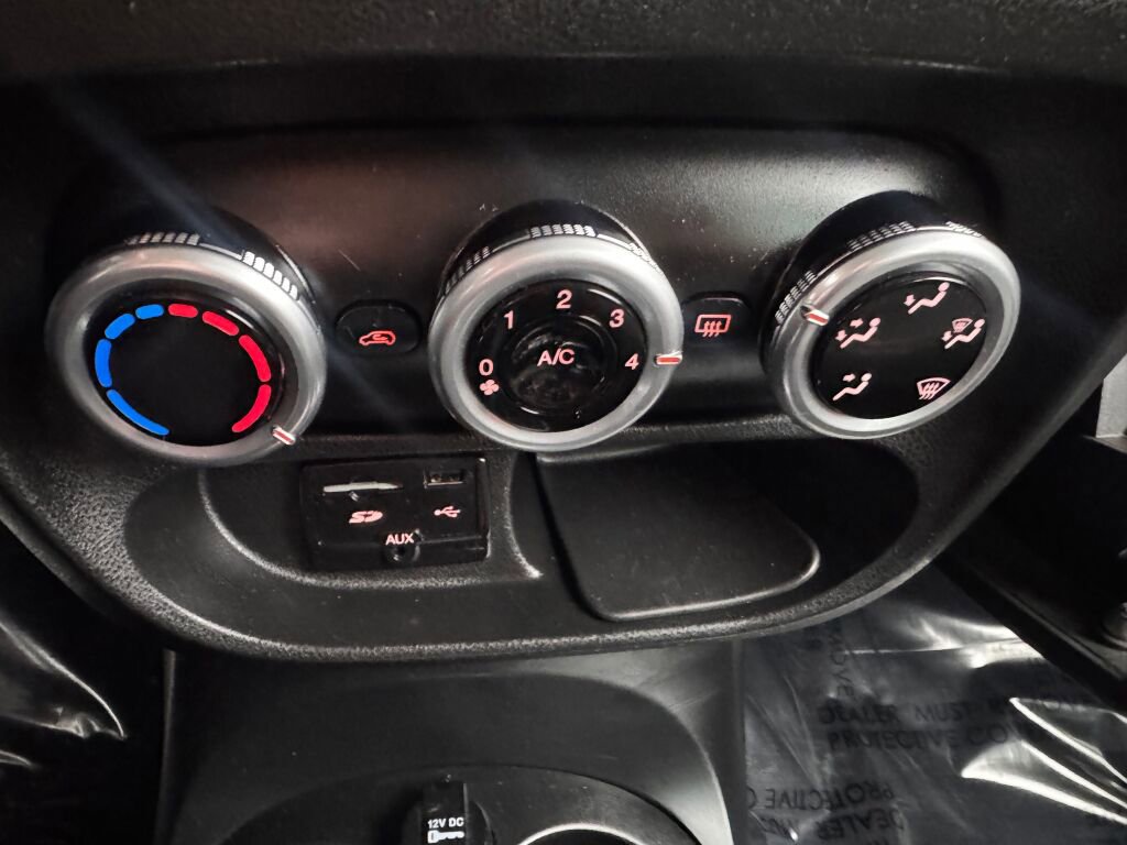 Used 2014 FIAT 500L Trekking FWD image 21