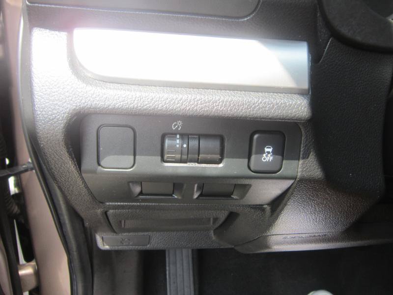 Used 2014 Subaru Forester 2.5i Premium w/ All-Weather Package AWD/4WD image 23
