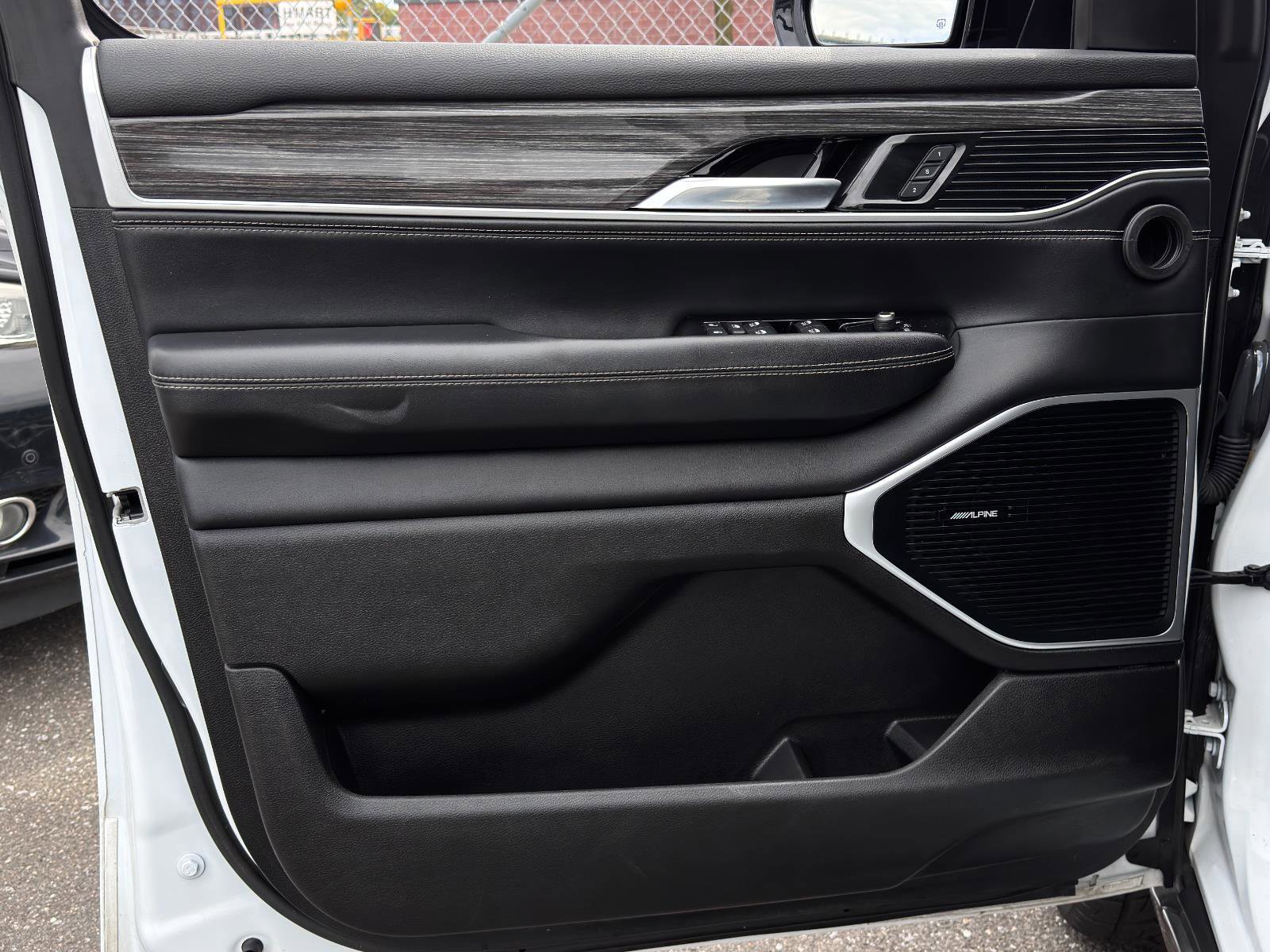 Used 2022 Jeep Wagoneer Series II image 13