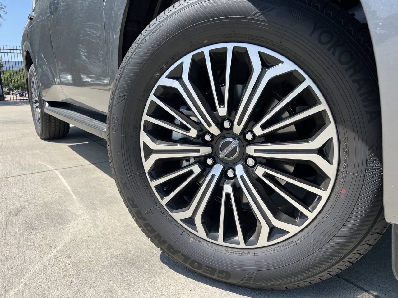New 2026 Nissan Armada SL w/ Captain's Chari Seat Package AWD/4WD image 6