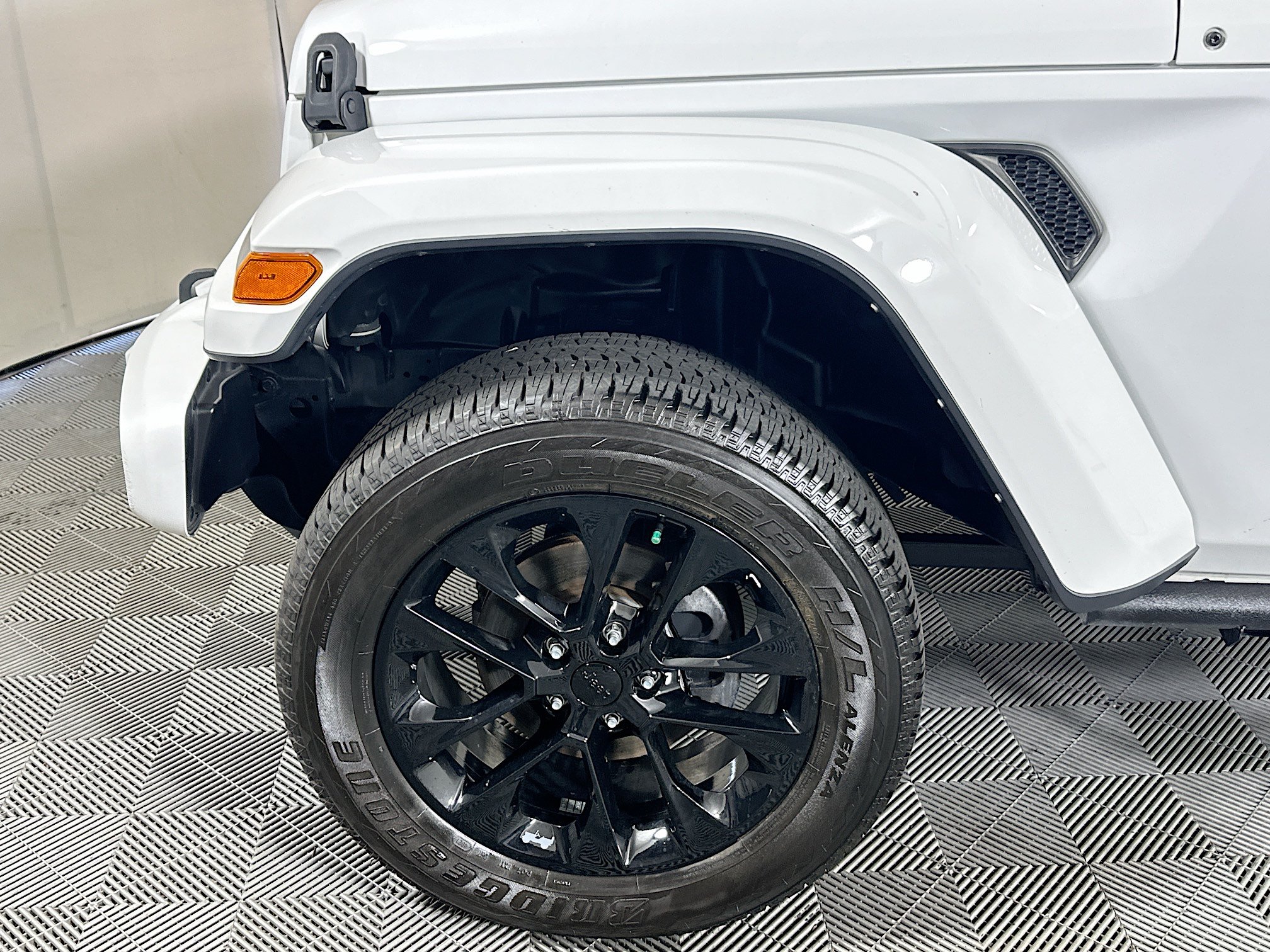 Used 2022 Jeep Gladiator Overland AWD/4WD image 11