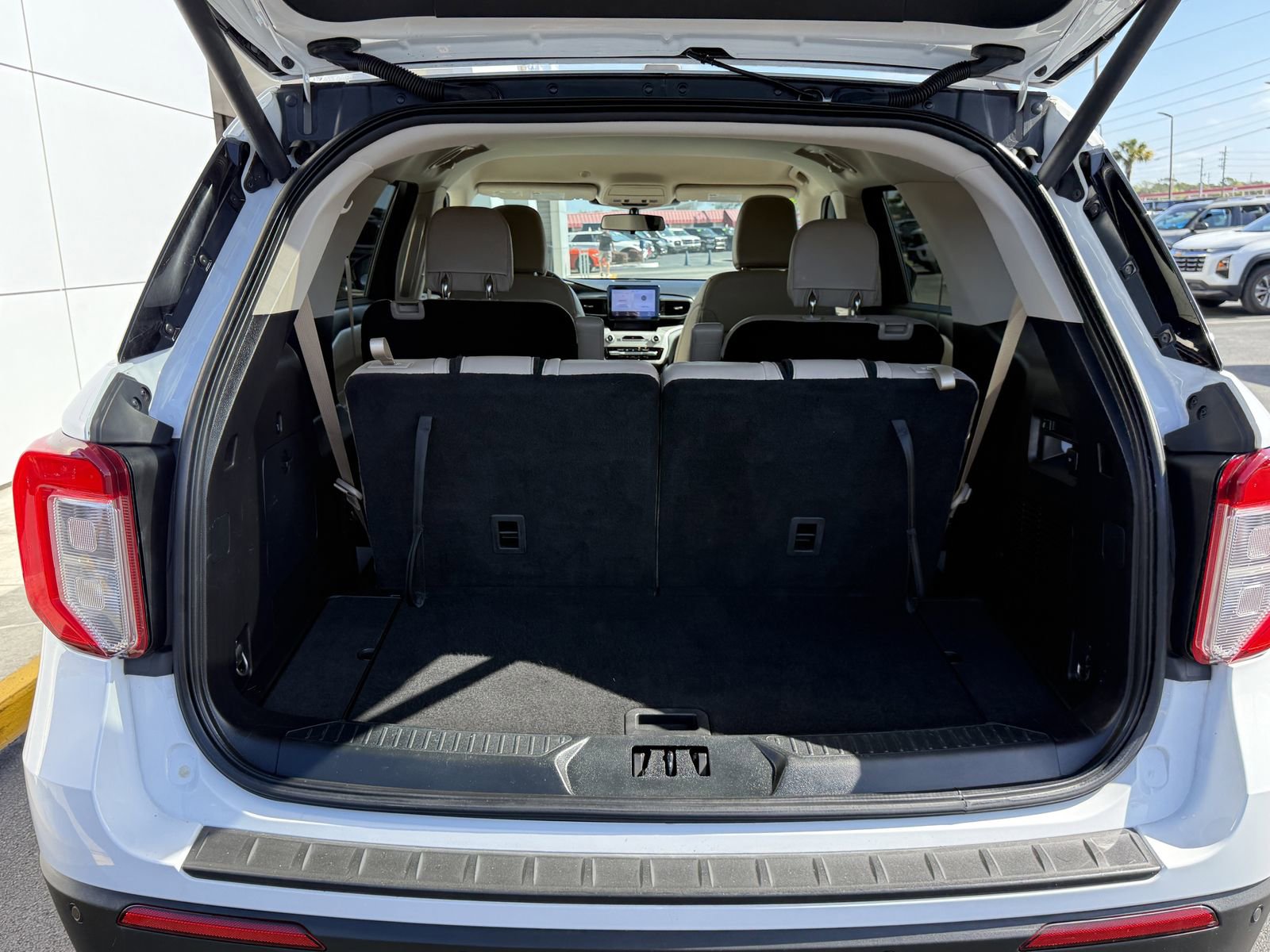 Certified 2021 Ford Explorer XLT w/ Equipment Group 202A image 8