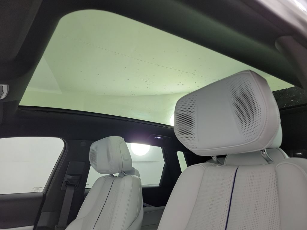 Used 2024 Cadillac Lyriq Sport AWD/4WD image 19