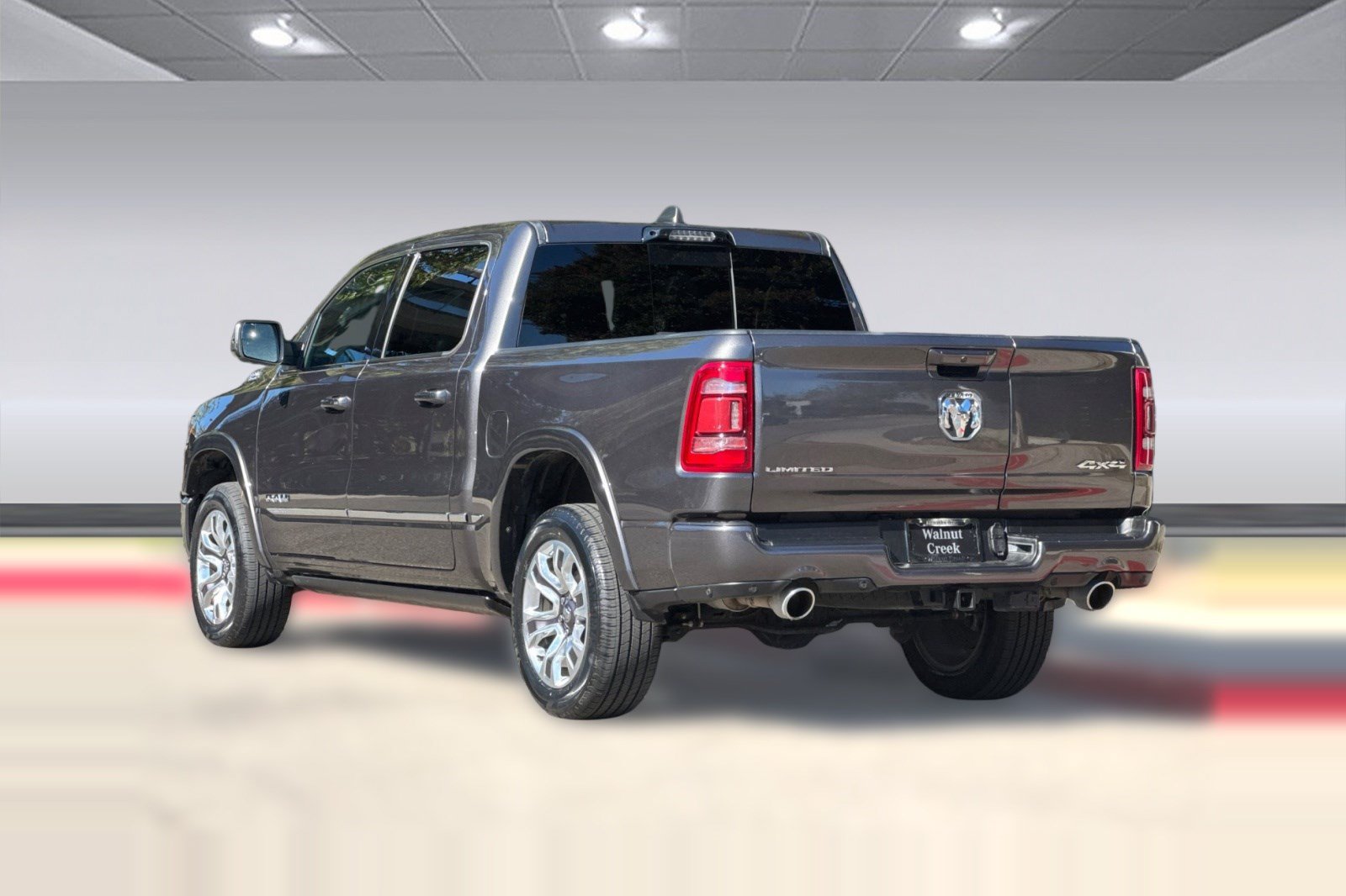 Used 2024 RAM 1500 Limited AWD/4WD image 3