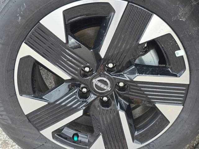 New 2026 Nissan Kicks SV w/ SV Premium Package AWD/4WD image 10