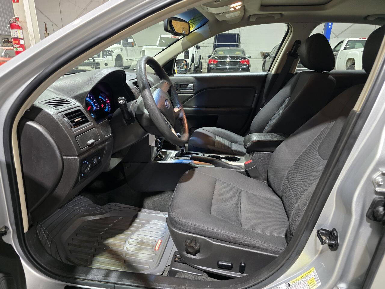 Used 2011 Ford Fusion SE w/ 202A Rapid Spec Order Code image 32