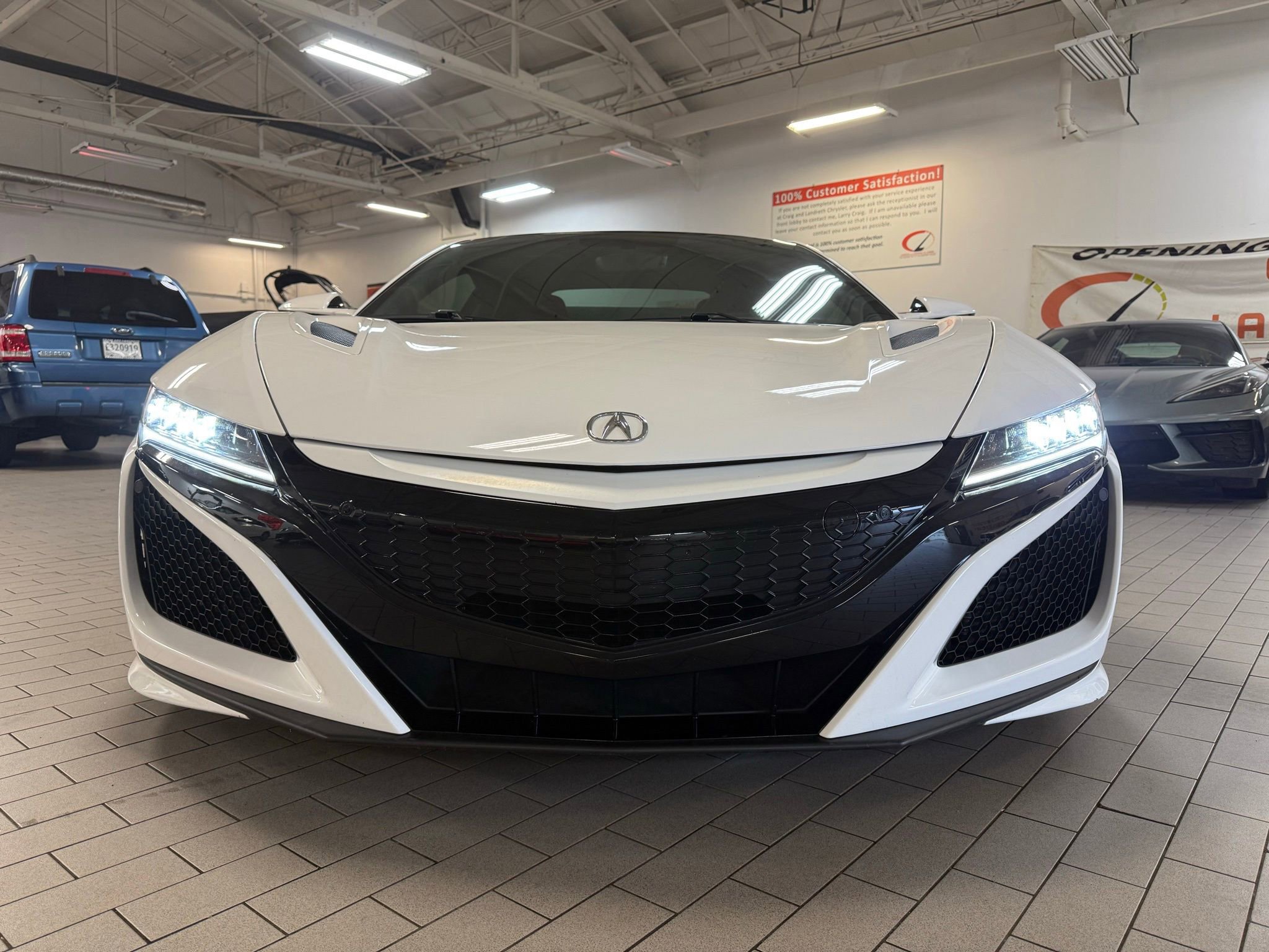 Used 2017 Acura NSX image 2