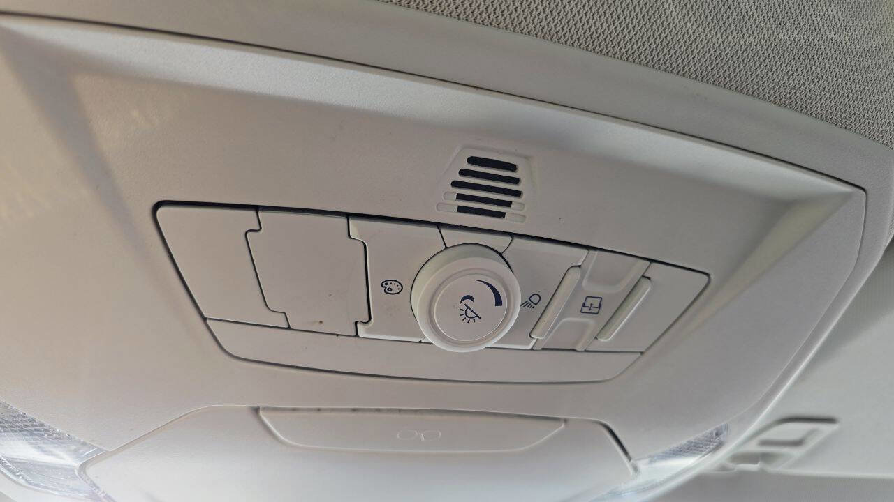 Used 2016 Ford Focus Titanium w/ Titanium Winter Package FWD image 40