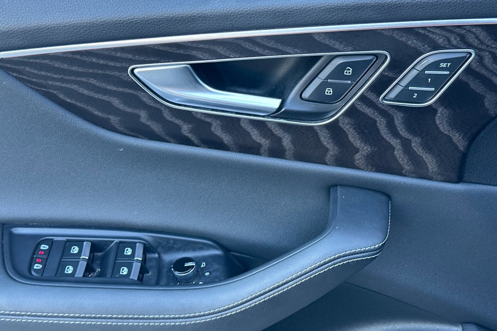 Used 2023 Audi Q8 Prestige w/ Prestige Package image 13