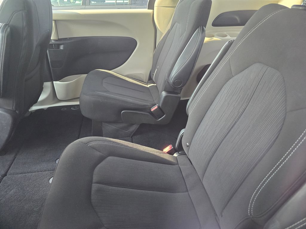 Used 2023 Chrysler Voyager LX FWD image 25