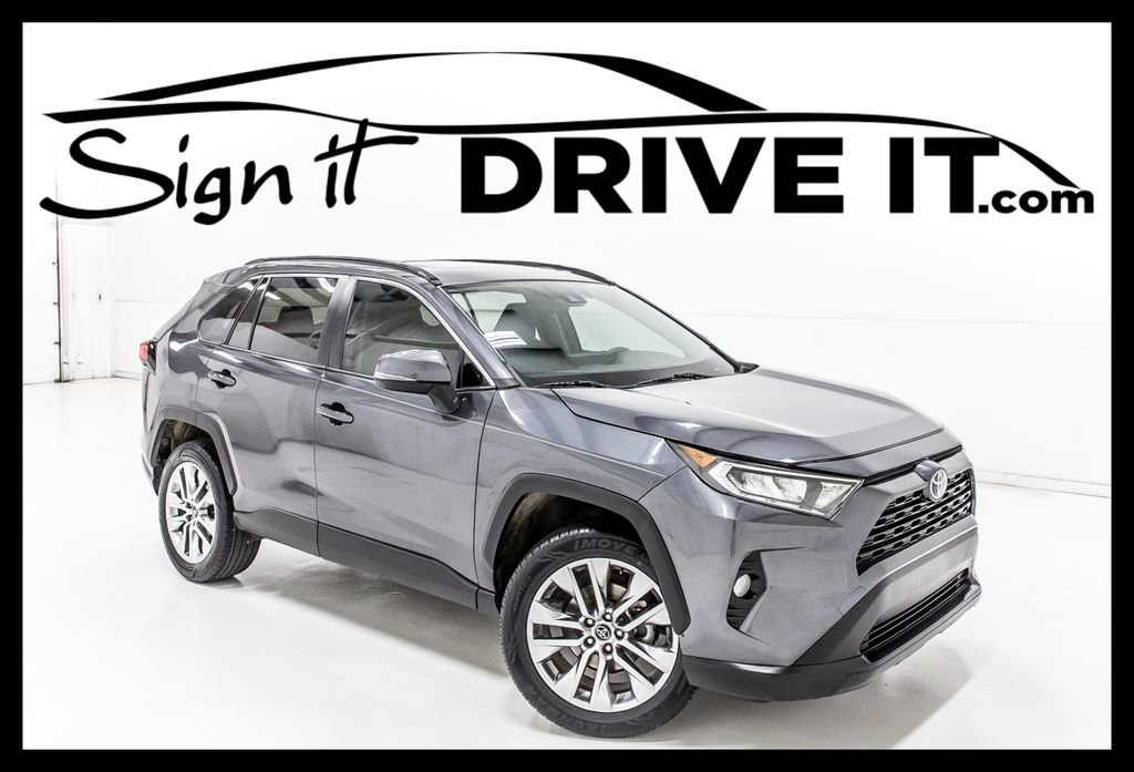 Used 2020 Toyota RAV4 XLE Premium FWD image 1