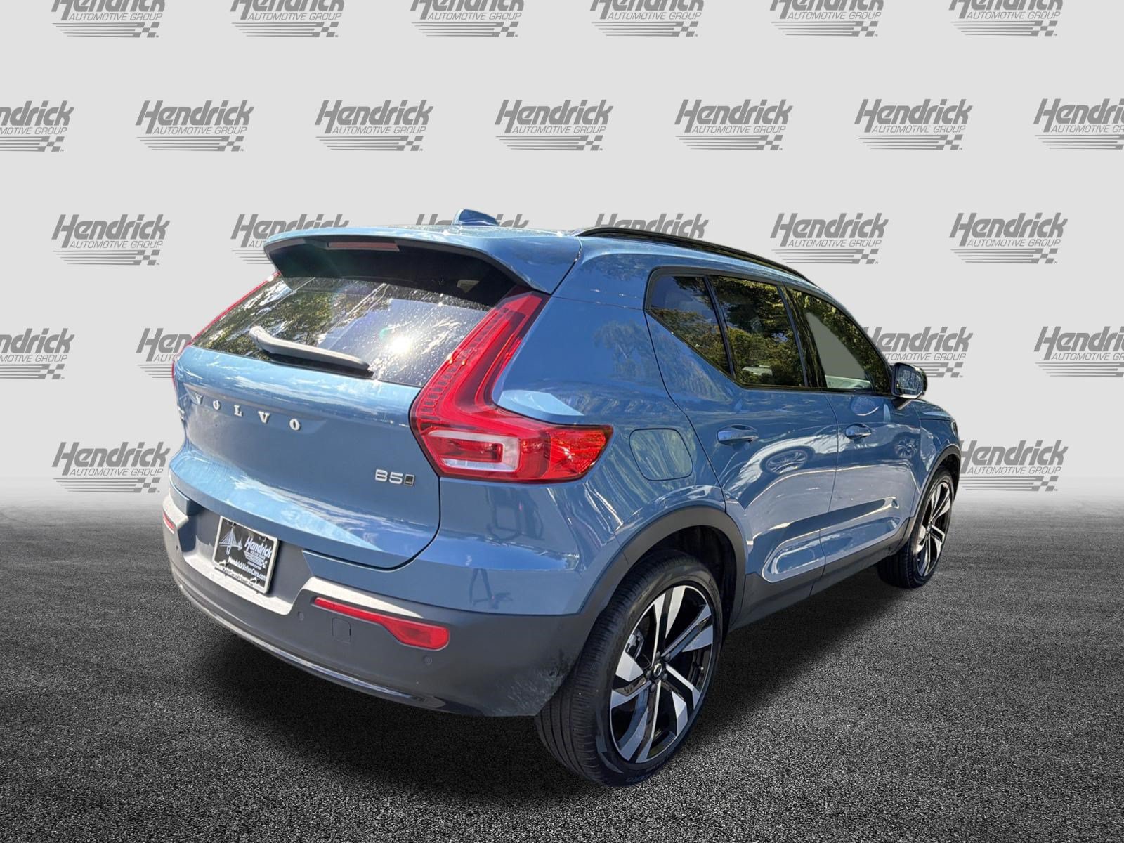 Certified 2024 Volvo XC40 B5 Ultimate w/ Protection Package Premier AWD/4WD image 10