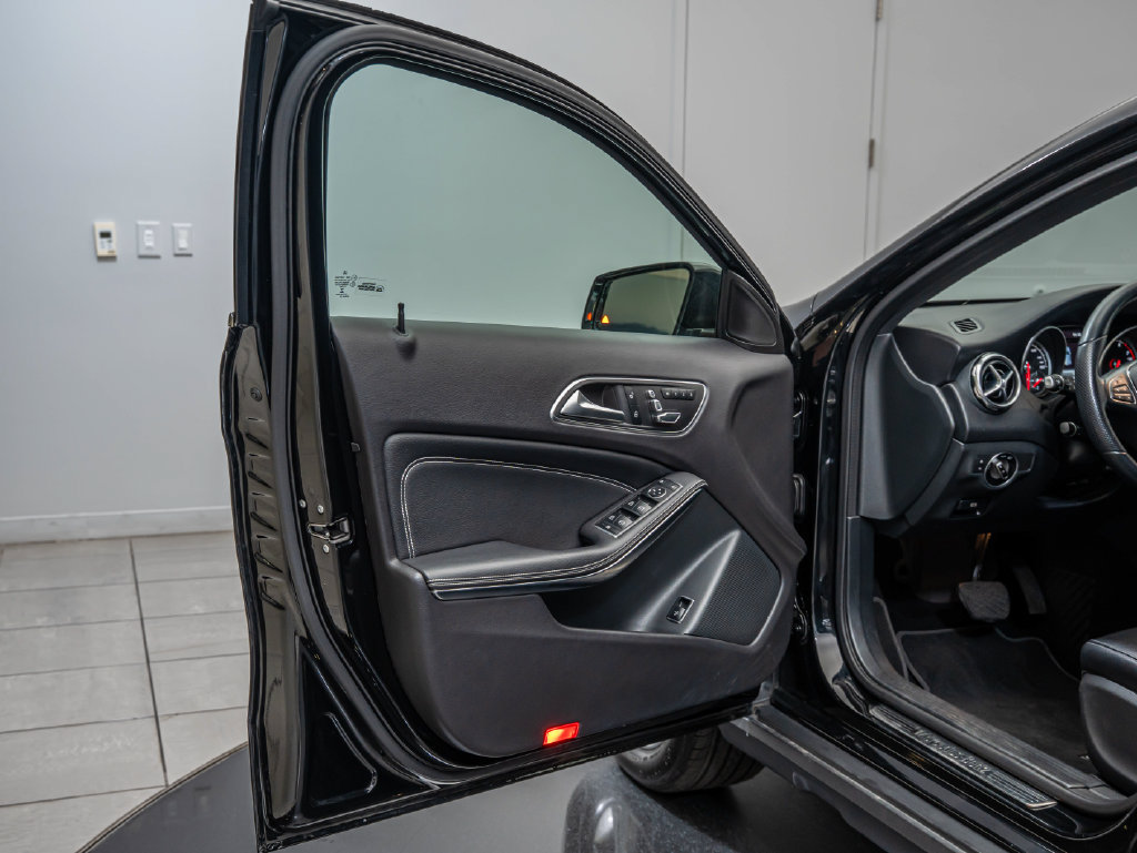 Used 2019 Mercedes-Benz GLA 250 4MATIC image 26