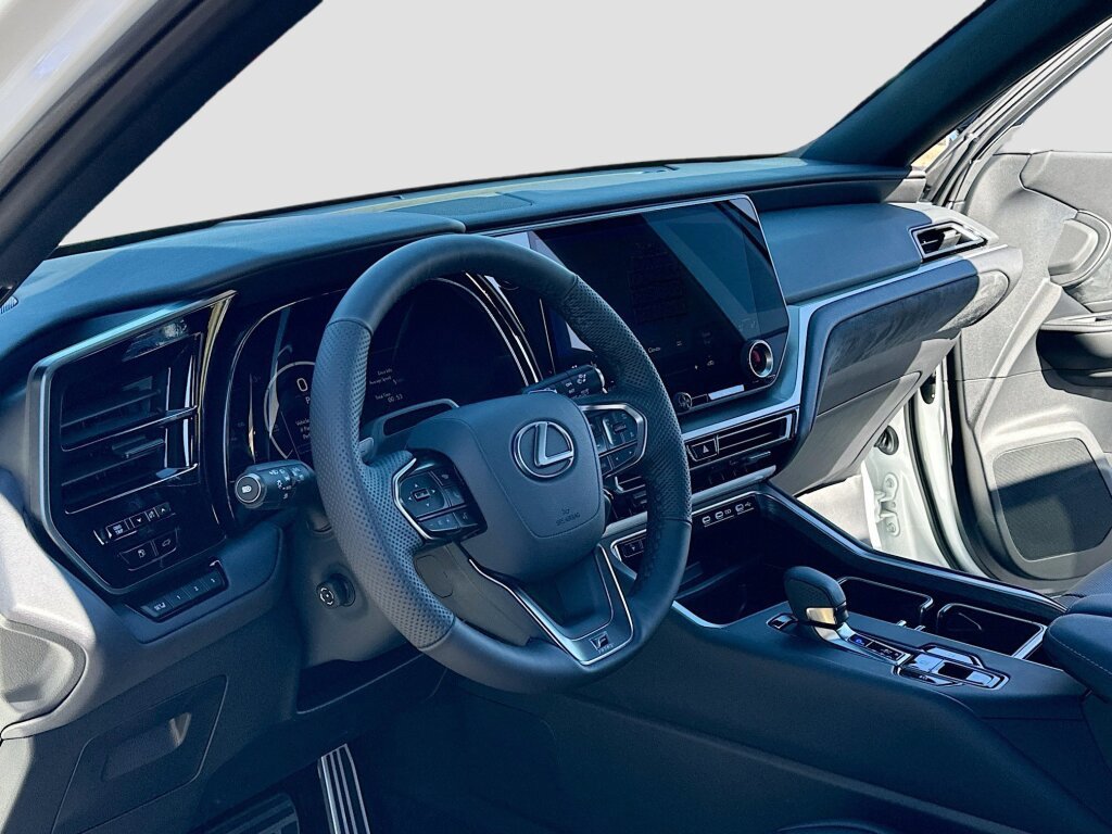 New 2026 Lexus TX 500h AWD image 4