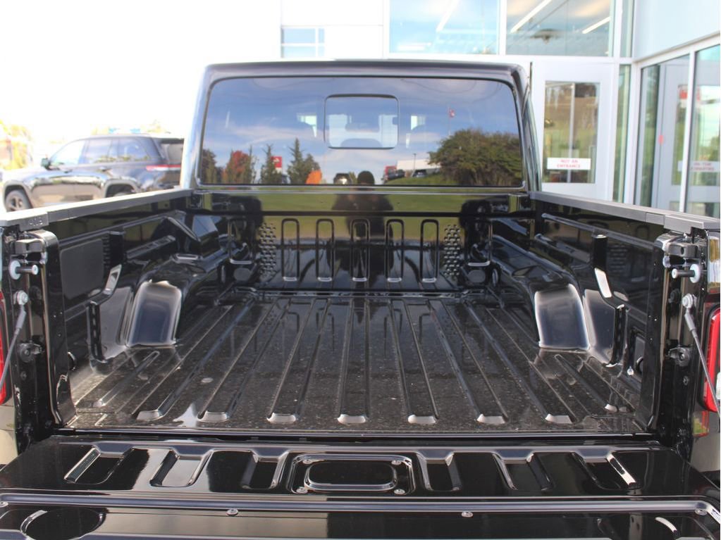 New 2025 Jeep Gladiator Sport image 25