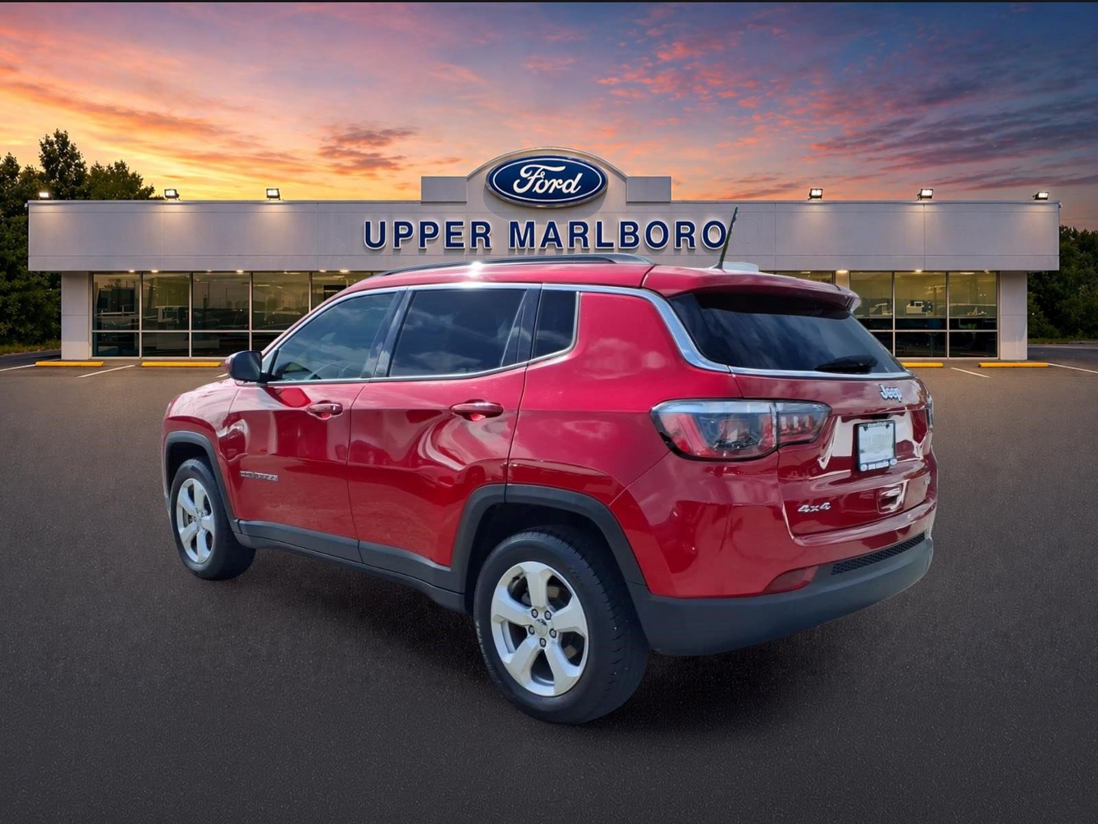 Used 2017 Jeep Compass Latitude w/ Cold Weather Group AWD/4WD image 4