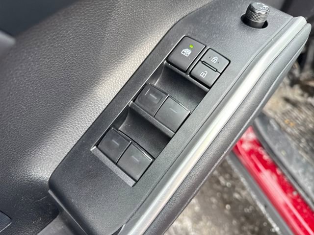 Used 2025 Toyota Highlander XLE image 17