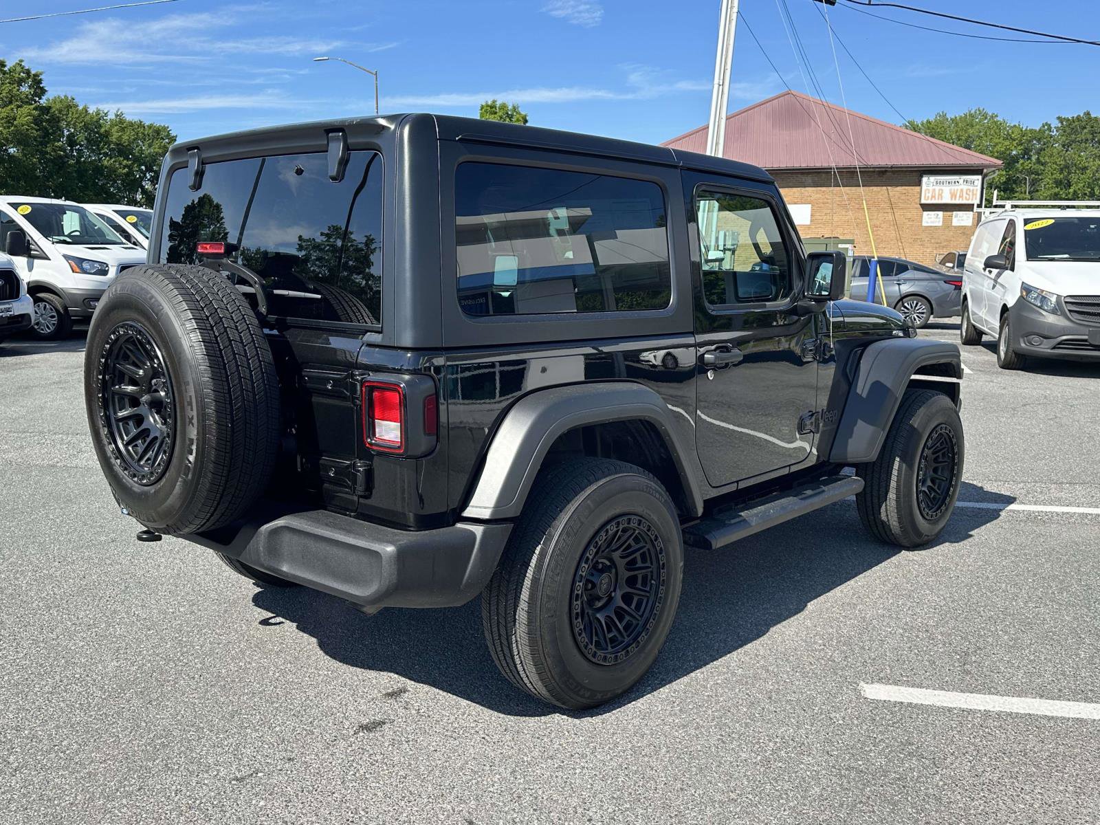 Used 2023 Jeep Wrangler Sport AWD/4WD image 6