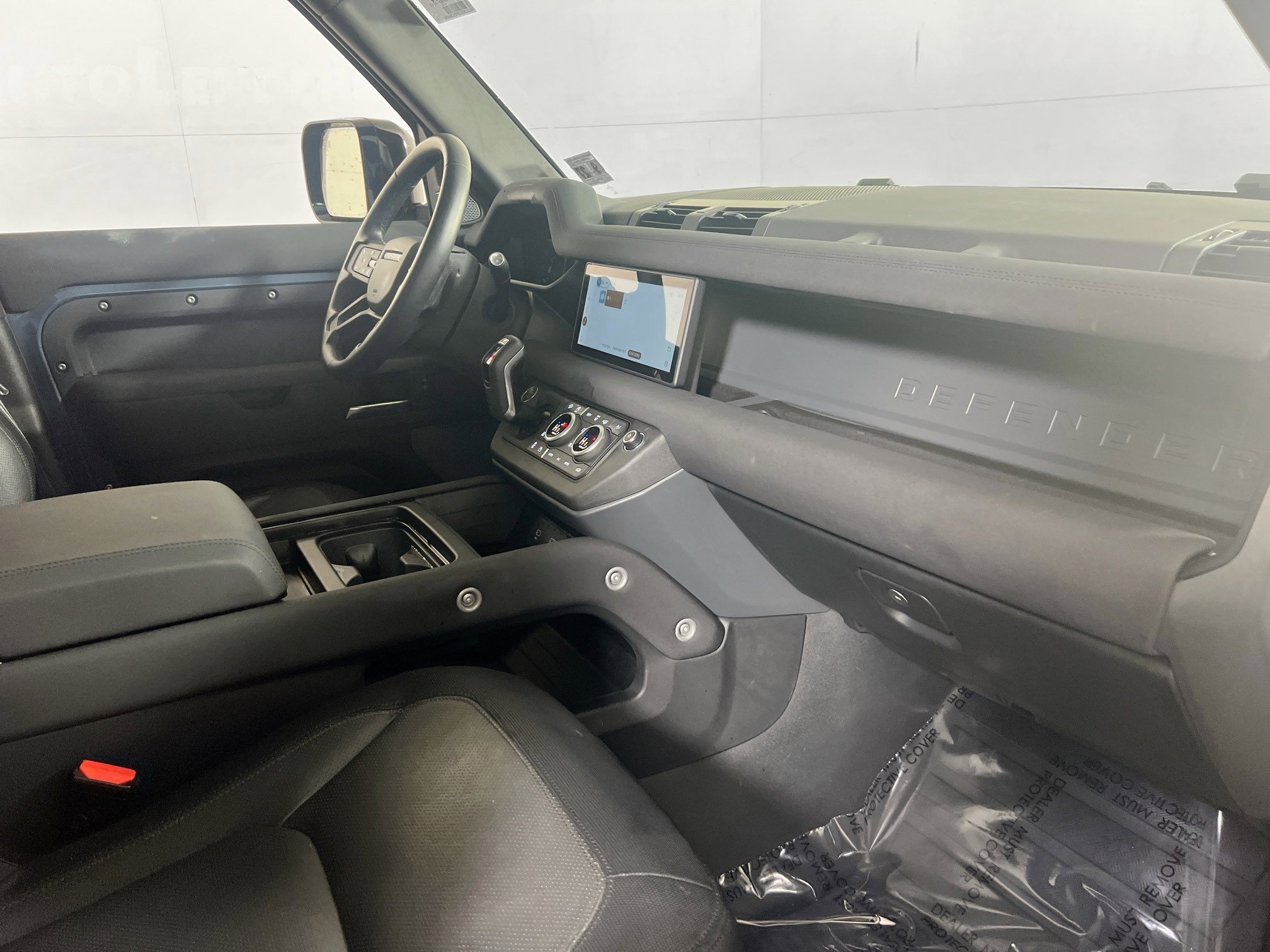 Used 2023 Land Rover Defender 110 X-Dynamic SE image 31