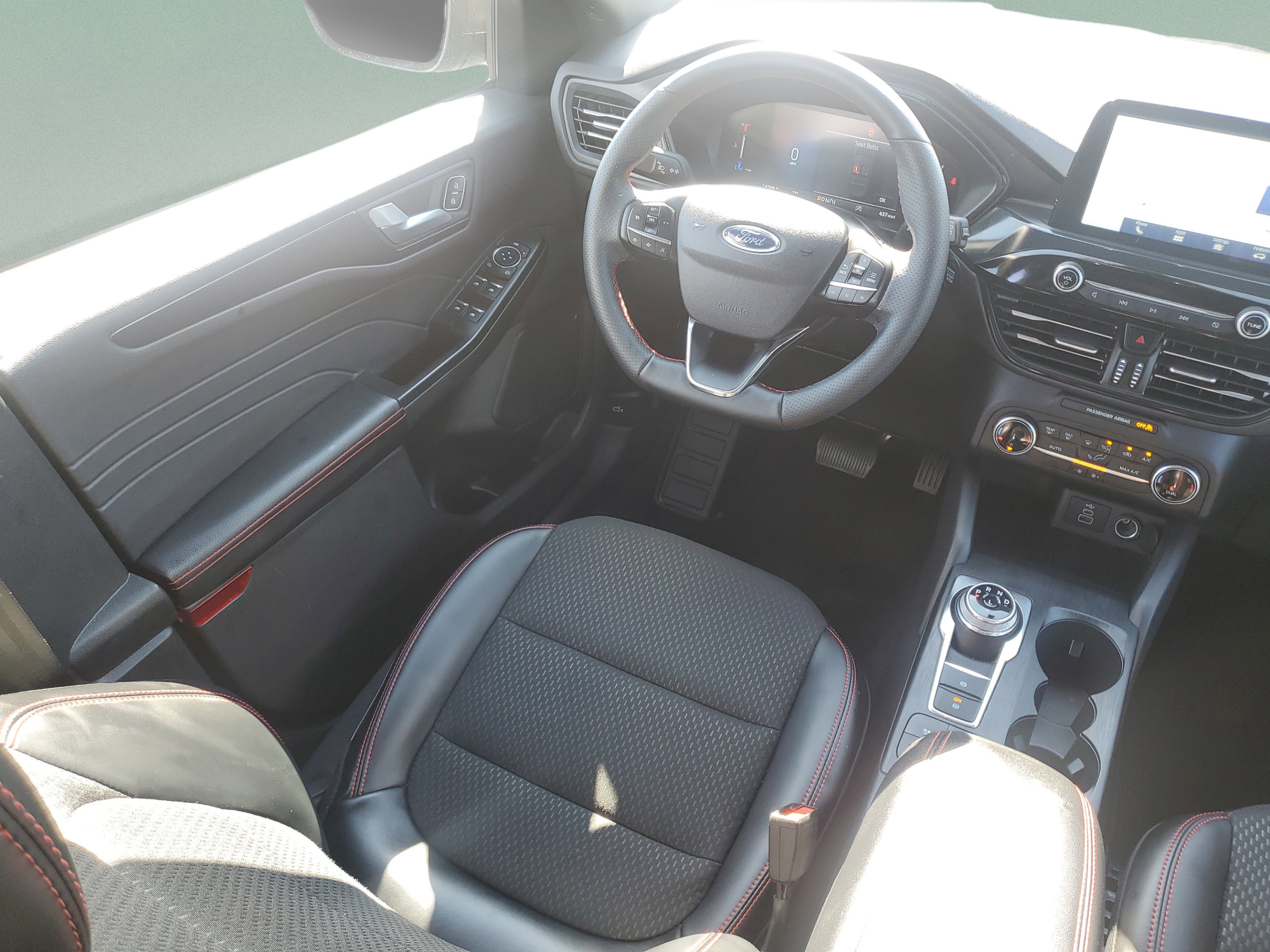 Used 2025 Ford Escape ST-Line FWD image 12