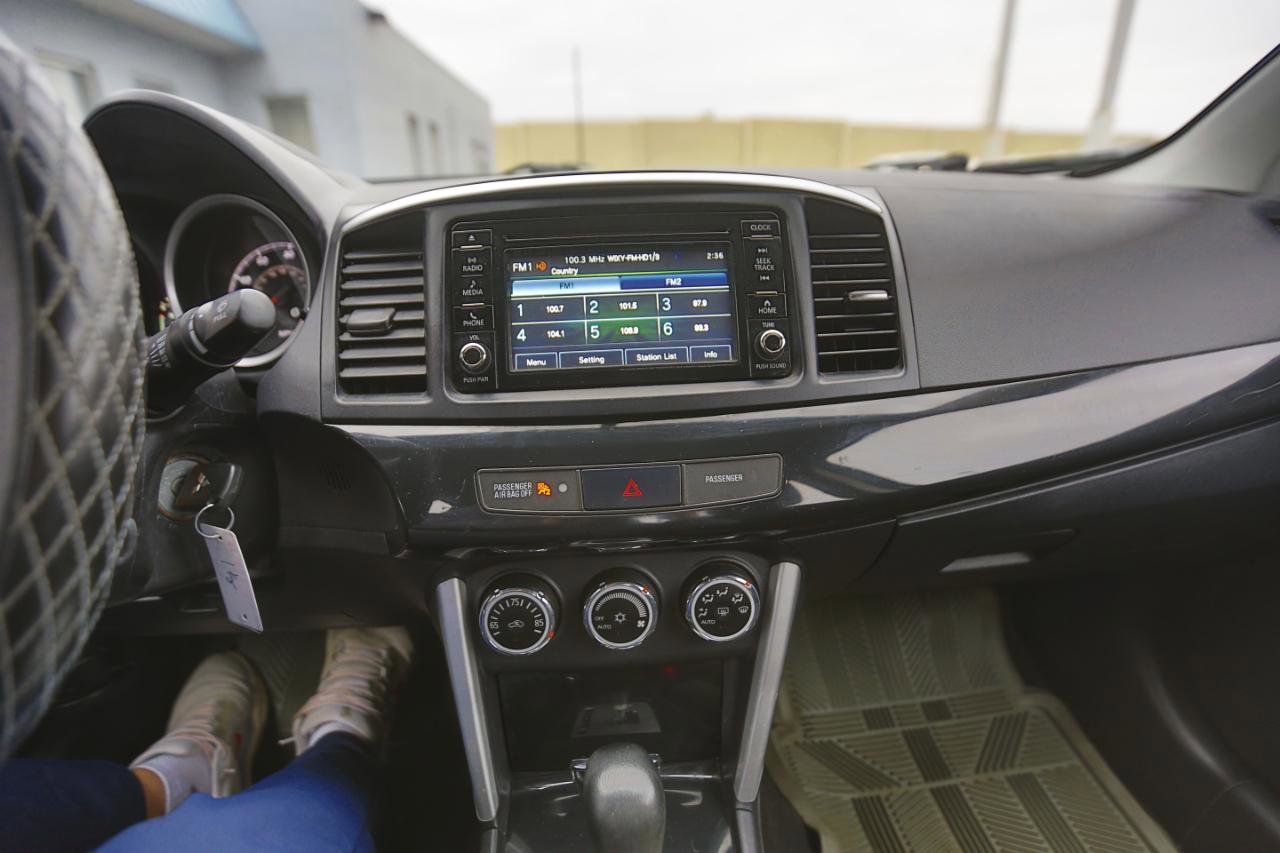 Used 2017 Mitsubishi Lancer ES image 8