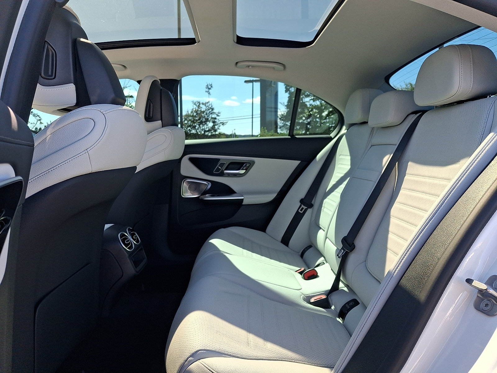 Certified 2024 Mercedes-Benz C 300 Sedan image 10