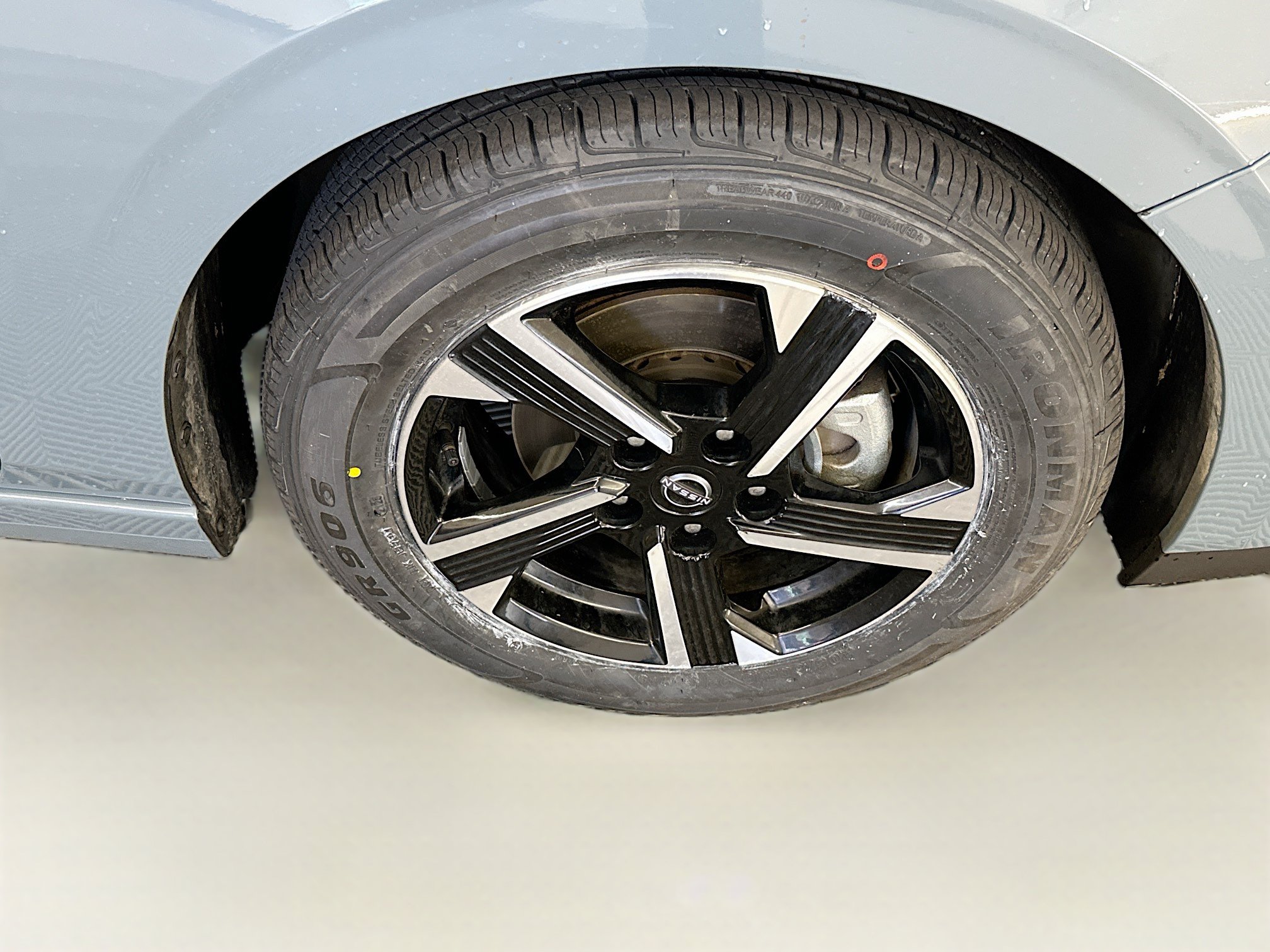 Used 2024 Nissan Sentra SV FWD image 11
