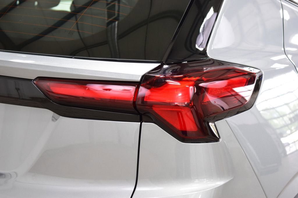 New 2027 Chevrolet Bolt LT FWD image 19