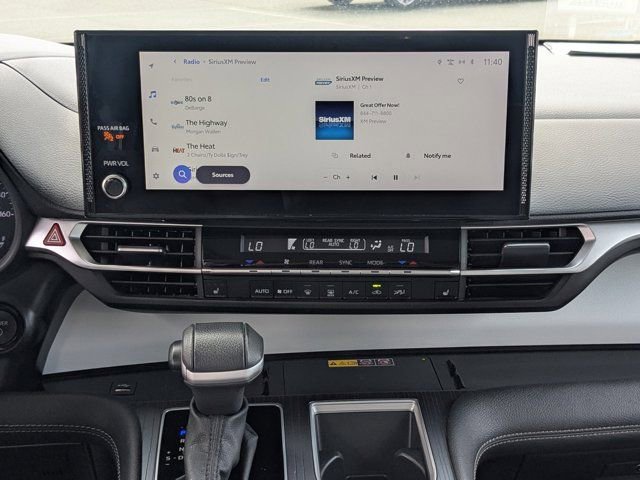 Used 2025 Toyota Sienna XLE FWD image 18