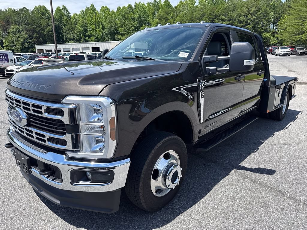 Used 2024 Ford F350 XL w/ XL Chrome Package AWD/4WD image 3