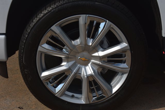 New 2026 Chevrolet Silverado 1500 High Country w/ High Country Premium Package AWD/4WD image 11